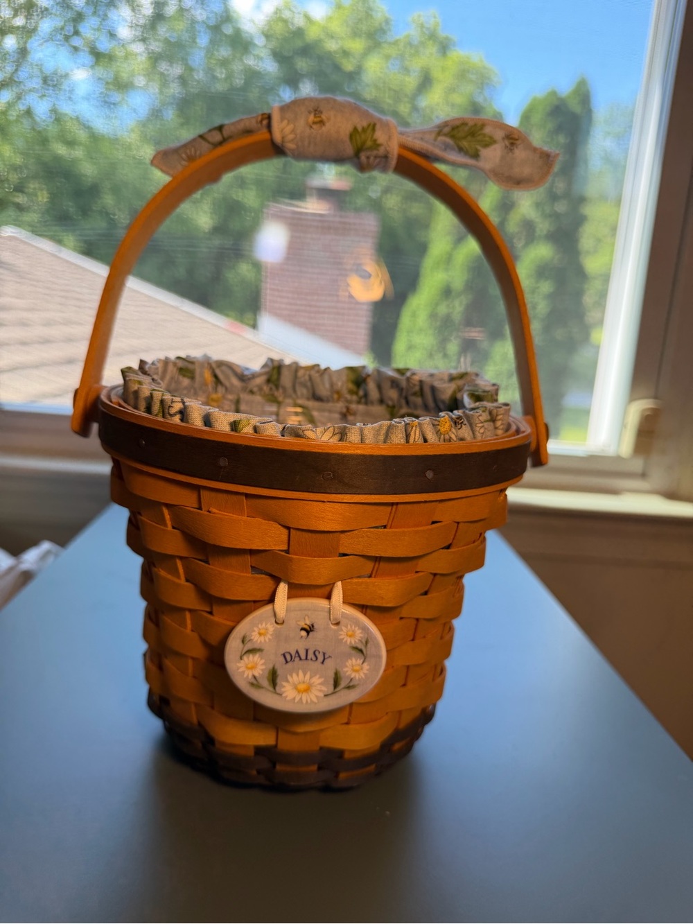 Longaberger 1999 May Series Daisy Basket with Blue Floral Liner Tie on